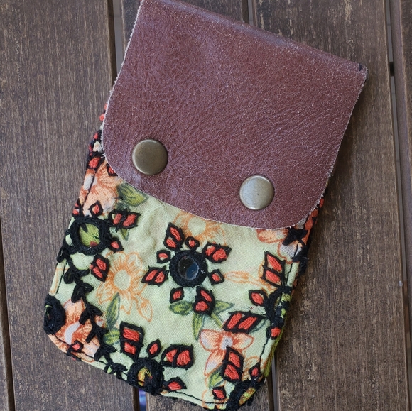🌎👽 Free People Boho Embroidered Repurposed vtg banjara hippie Wallet card case - Picture 6 of 10